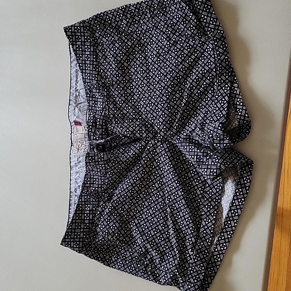 So brand shorts size 7
